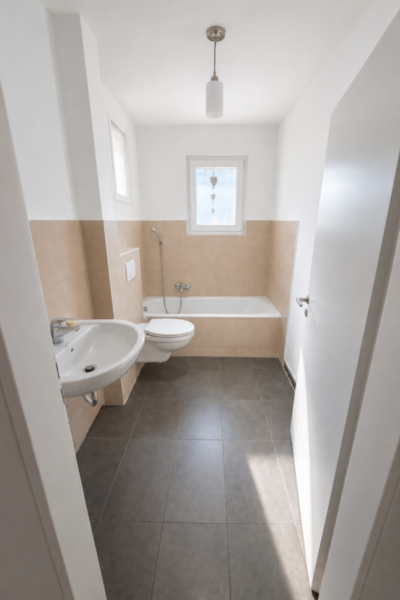 Nr.1 Tageslichtbad EG Zweifamilienhaus Bad K�nig