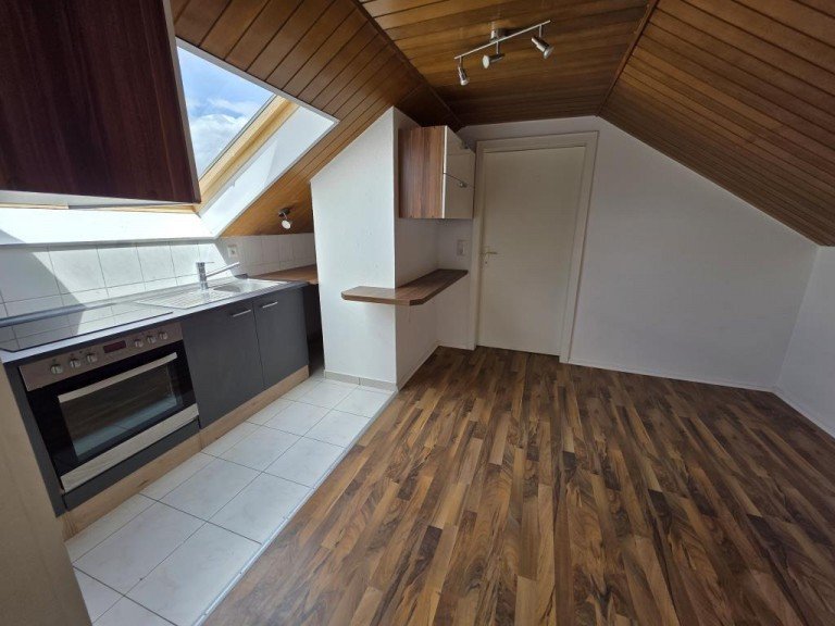 K�che mit Esszimmer Schaafheim Wohnung 2-Zimmer Dachgeschosswohnung zu vermieten