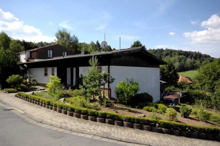 Hausansicht Brensbach / H�llerbach Haus Bungalow mit ELW in Traumlage von Brensbach/H�llerbach