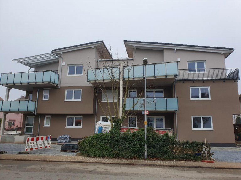 Hausansicht front Fischbachtal| Niedernhausen Terrassenwohnung Neubauprojekt in Fischbachtal-Niedernhausen - 3-Zimmer-Wohnung im Erdgeschoss