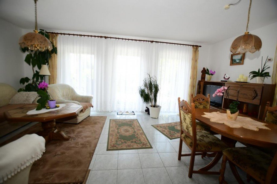 Wohnbereich Zweifamilienhaus H�chst/Hassenroth