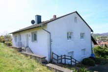 Hausansicht Haus mit 2 Wohneinheiten in Top-Lage von Fr�nkisch-Crumbach mit gro�en Obstbaumgrundst�ck