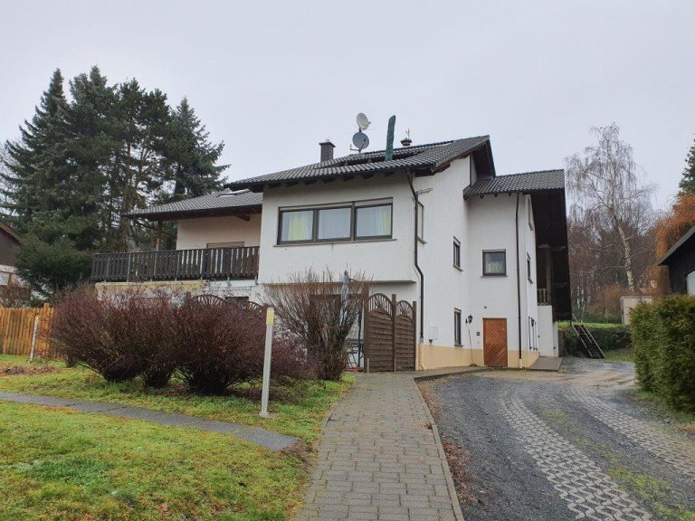 Au�enansicht H�chst Terrassenwohnung 4-Zimmer-Wohnung im Gr�nen inkl. zwei Stellpl�tze!