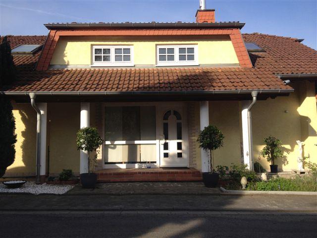 Eingangsbereich Mehrfamilienhaus L�tzelbach