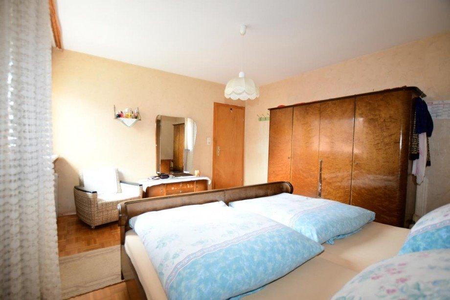Schlafzimmer OG Zweifamilienhaus H�chst
