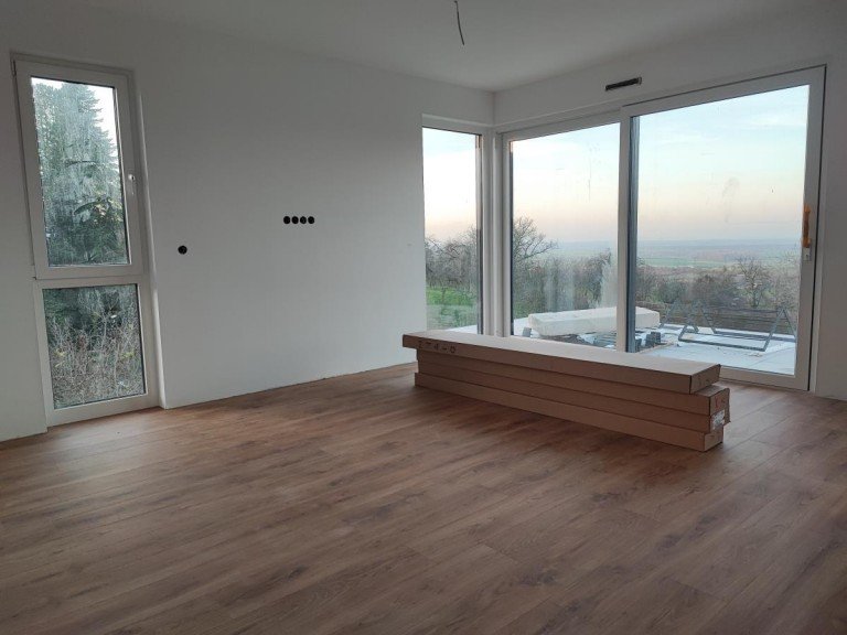 Wohnbereich Otzberg Erdgeschosswohnung Traumhafter Panoramablick! Barrierefreie 3-Zimmer-Wohnung mit Balkon und Aufzug