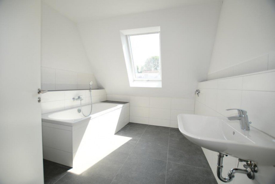 Bad mit Wanne Etagenwohnung Gro�-Umstadt