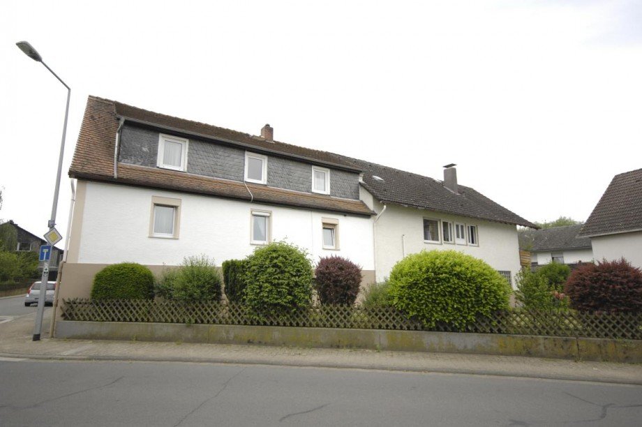 Seitenansicht beide H�user Mehrfamilienhaus Nieder-Modau