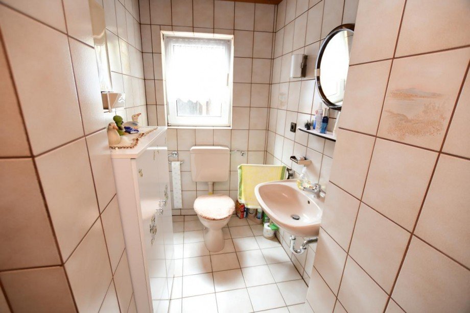 Badezimmer EG Zweifamilienhaus H�chst