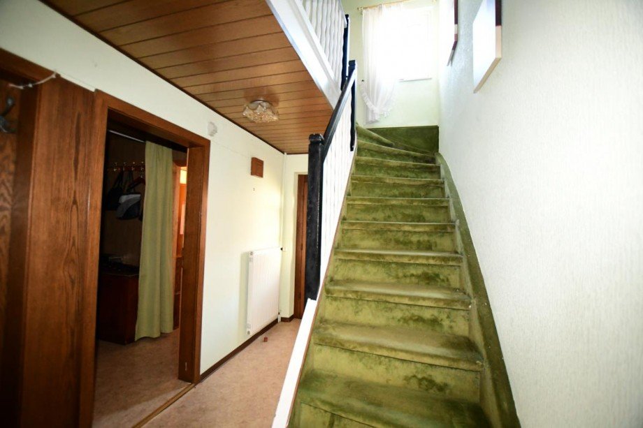 Flur, Treppenaufgang Einfamilienhaus Brensbach