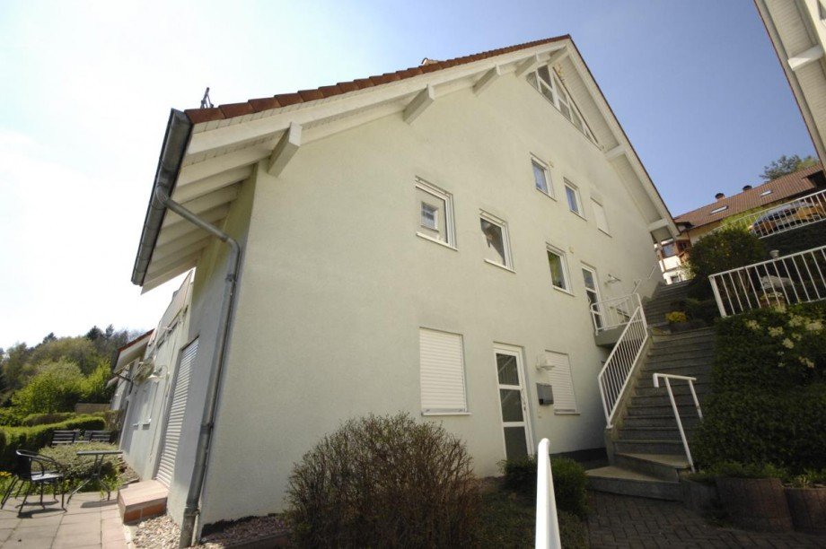 Souterrain Eingangsbereich Terrassenwohnung L�tzelbach-Seckmauern