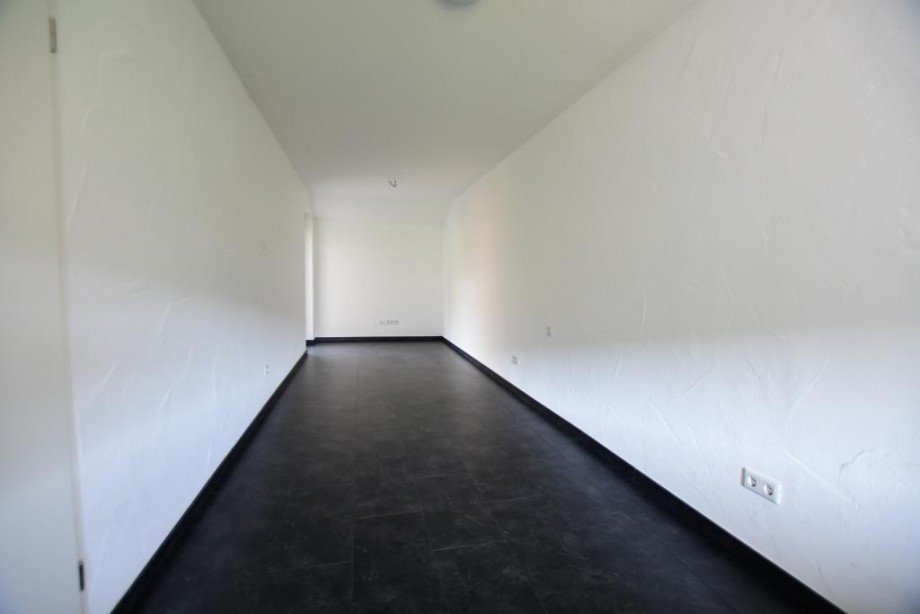 Nr.2 Zimmer OG Zweifamilienhaus Bad K�nig