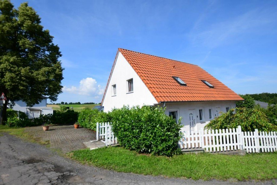 Haus Seitenansicht Zweifamilienhaus H�chst/Hassenroth