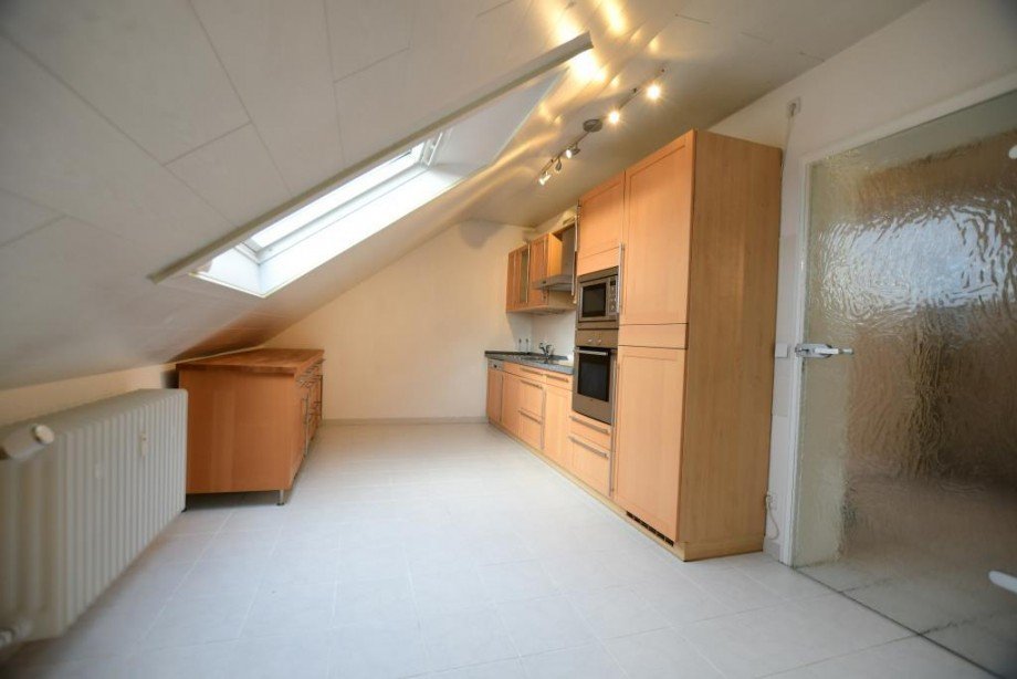 Dachgeschoss K�che Mehrfamilienhaus Heusenstamm