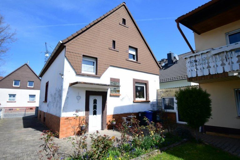 Vorderhaus VERMIETET Gro�-Zimmern - Darmstadt-Dieburg Zweifamilienhaus 2 H�user, ein Grundst�ck...ein Preis. Nutzen Sie Ihre Chance