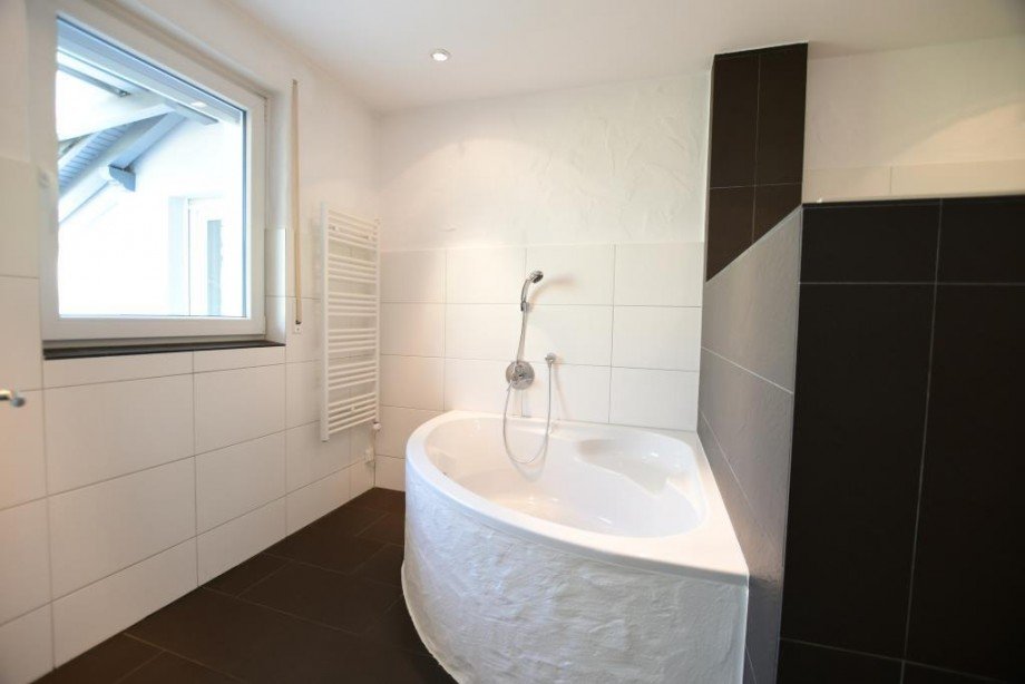 Nr.2 Badezimmer OG (2) Zweifamilienhaus Bad K�nig