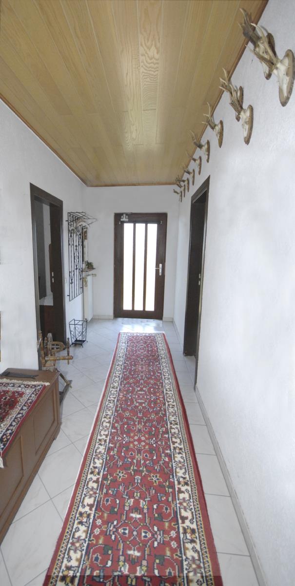 Flur UG Mehrfamilienhaus L�tzelbach-Seckmauern