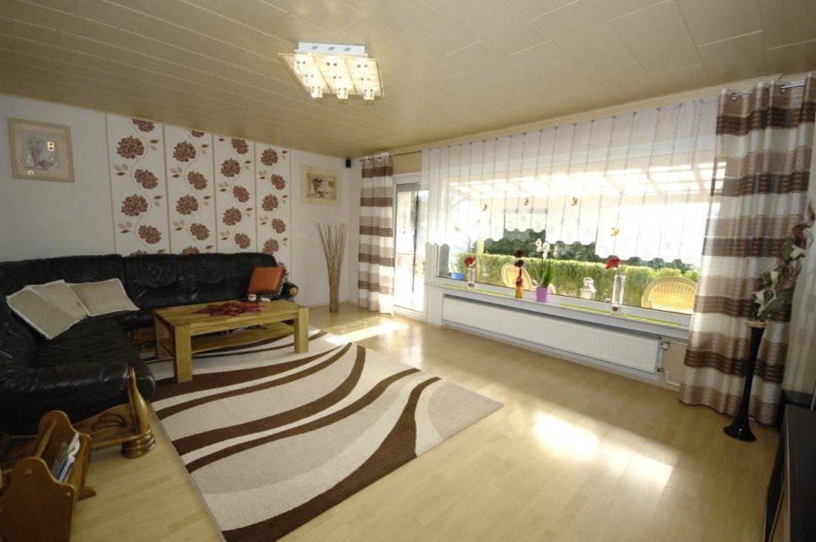 Wohnzimmer UG Zweifamilienhaus L�tzelbach