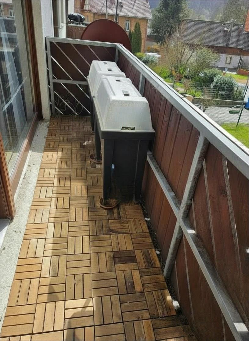 Balkon am Wohnzimmer Etagenwohnung Otzberg