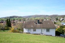 Hausansicht Haus mit 2 Wohneinheiten in Top-Lage von Fr�nkisch-Crumbach mit gro�en Obstbaumgrundst�ck