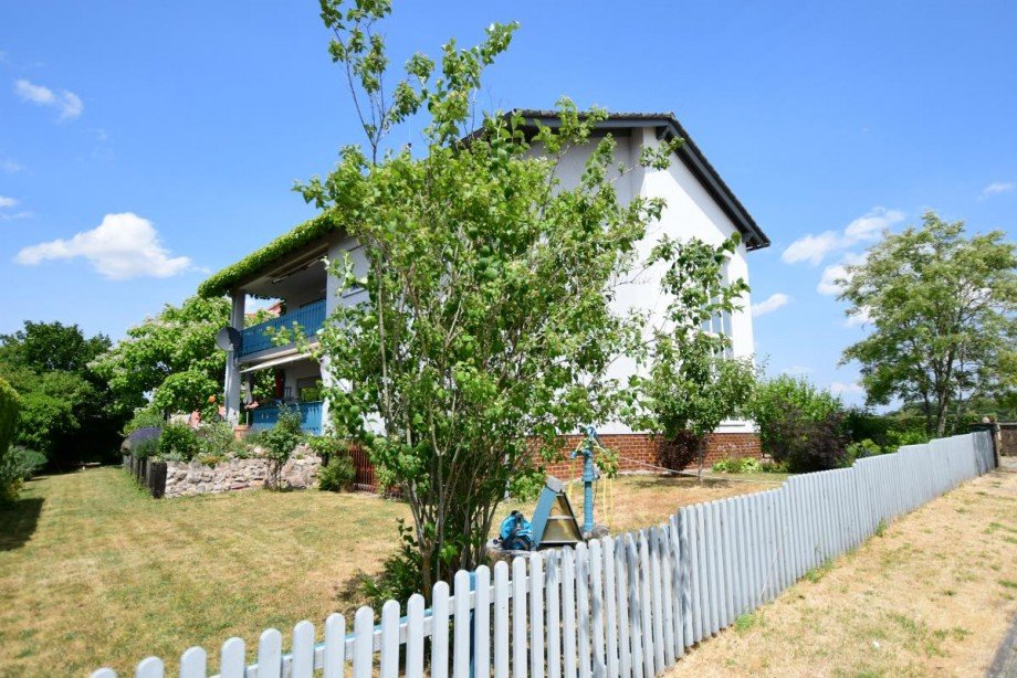umlaufender Garten Zweifamilienhaus H�chst| Hassenroth
