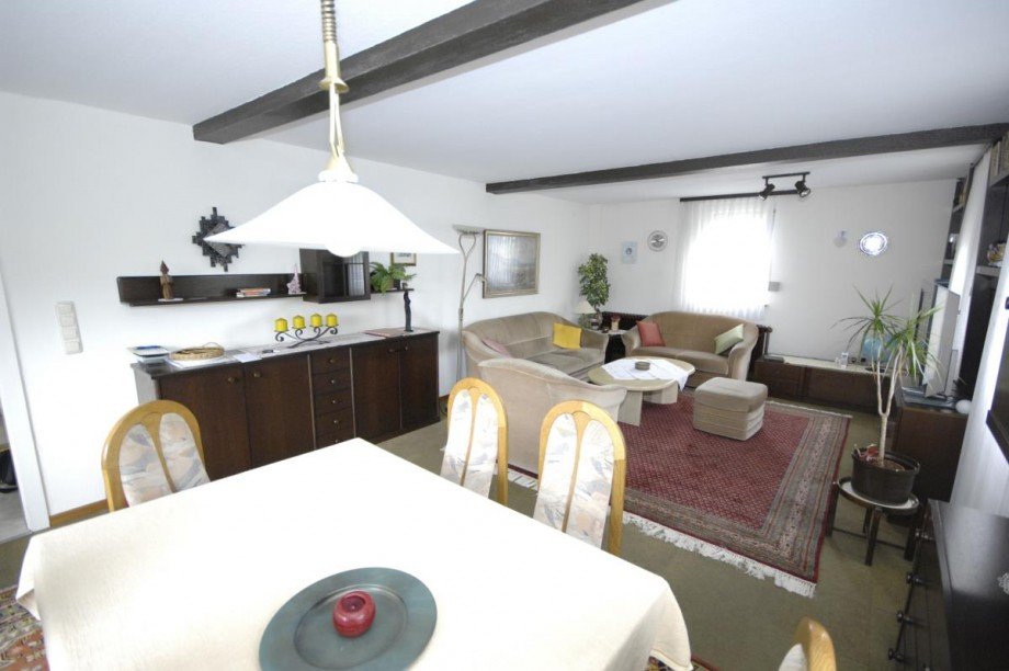 Wohn-/ Esszimmer Mehrfamilienhaus Nieder-Modau