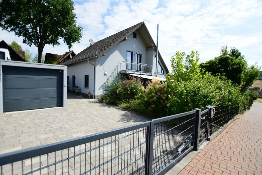 Hofansicht Einfamilienhaus Fischbachtal