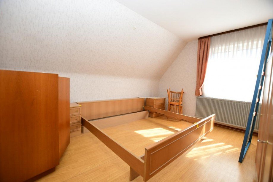 Schlafzimmer OG Einfamilienhaus Bad K�nig