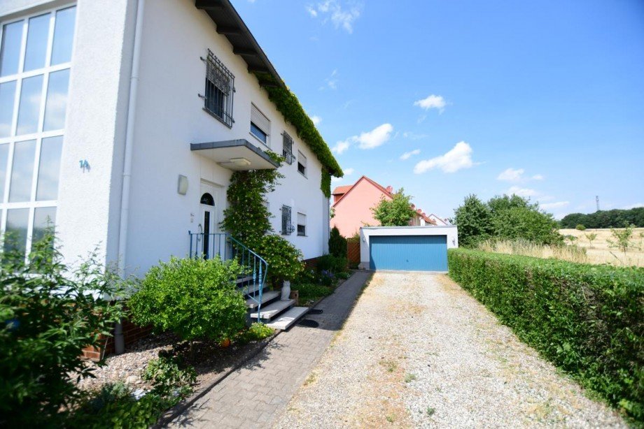 Hofeinfahrt Garage Zweifamilienhaus H�chst| Hassenroth