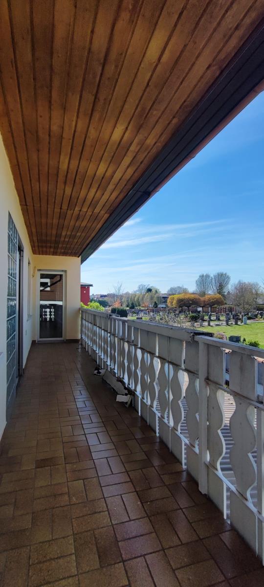 OG Balkon Zweifamilienhaus Gro�-Zimmern