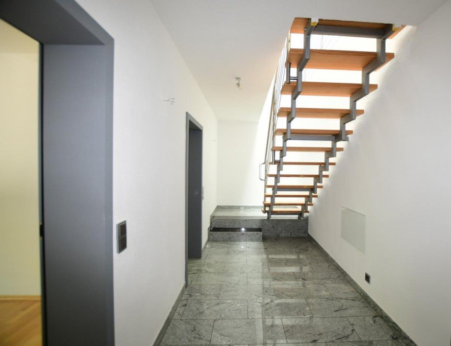 Treppenaufgang Wohnbereich Einfamilienhaus Gro�-Umstadt