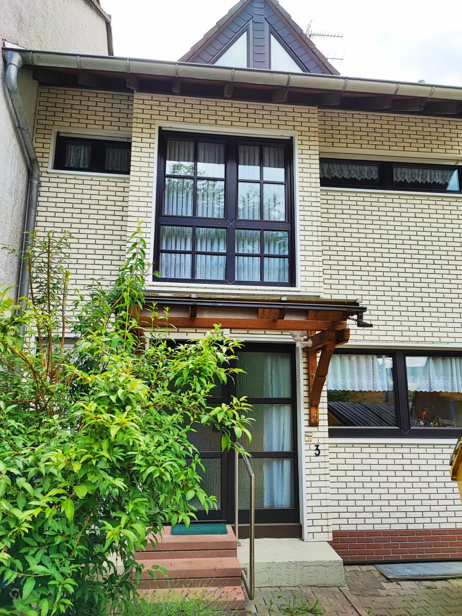 Au�enansicht Stra�e Reihenmittelhaus Ober-Ramstadt