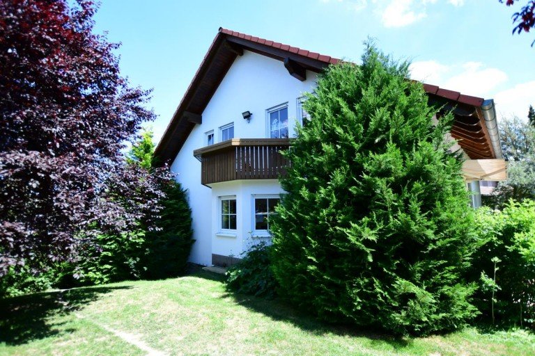 Hausansicht Seite Brombachtal Einfamilienhaus Wohnen und leben.. wo andere Urlaub machen