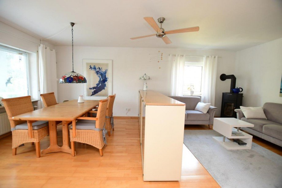 EG Wohn-/Esszimmer Zweifamilienhaus H�chst| Hassenroth