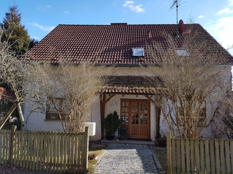 Hauseingang M�hltal-Trautheim Mehrfamilienhaus Gepflegtes Zweifamilienhaus mit Einliegerwohnung vor den Toren Darmstadts