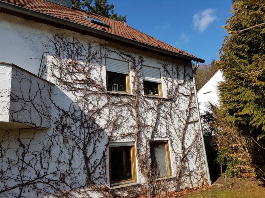 R�ckansicht Mehrfamilienhaus M�hltal-Trautheim