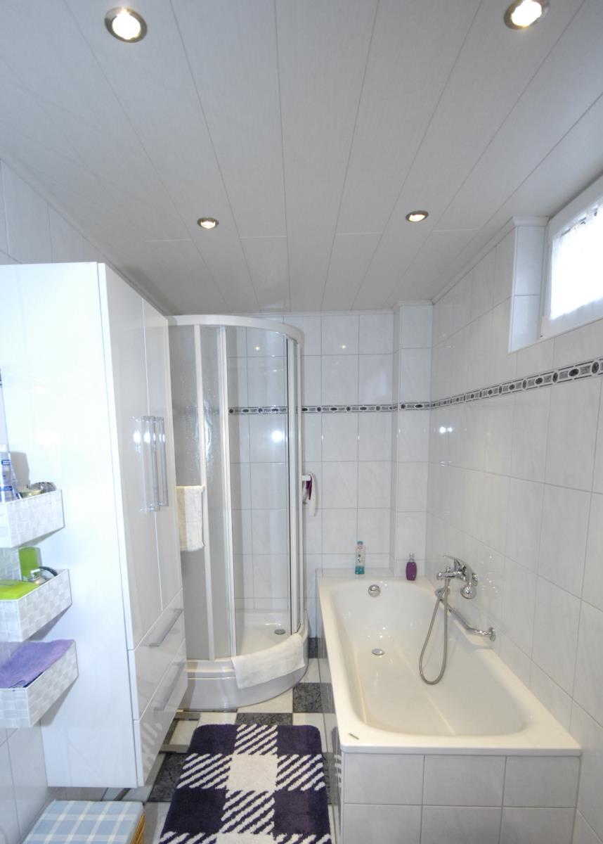 Bad UG Zweifamilienhaus L�tzelbach