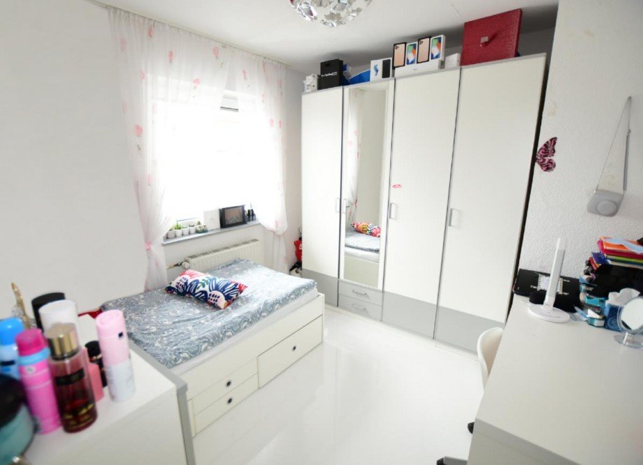 Zimmer 1.OG Doppelhaush�lfte Gro�-Umstadt