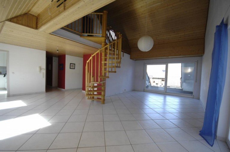 Wohn-E�zimmer Ober-Ramstadt / Rohrbach Wohnung Hochwertige 4 Zimmer Dachgescho�-Wohnung mit TG-Stellplatz in Ober-Ramstadt / Rohrbach