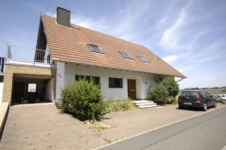 Hausansicht Otzberg/ Habitzheim Einfamilienhaus Gro�z�giges Einfamilienhaus mit Terrasse, Balkon und Garage