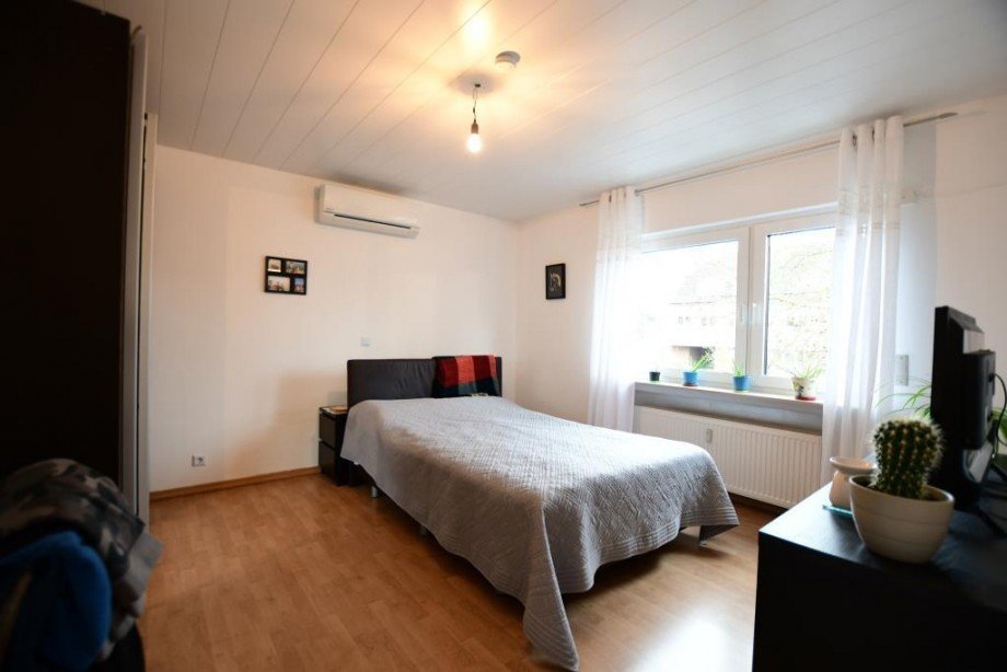 OG Schlafzimmer Mehrfamilienhaus Heusenstamm