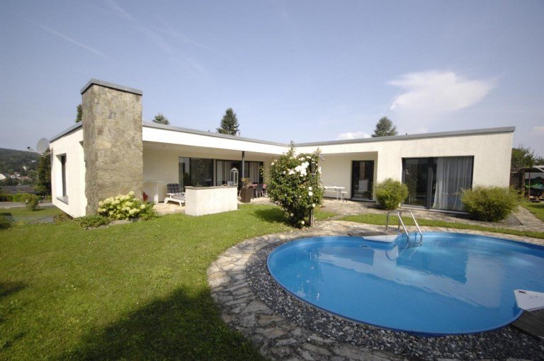Gartenansicht Erbach Haus Stilvolles Wohnen mit modernem Ambiente in gro�z�gigem Bungalow und eigener separater Praxis