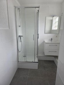 Bad Gro�z�gige 2-3 Zimmerwohnung im Obergeschoss mit Balkon und Dachterrasse