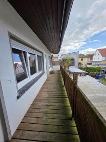 Balkon Gro�z�gige 2-3 Zimmerwohnung im Obergeschoss mit Balkon und Dachterrasse