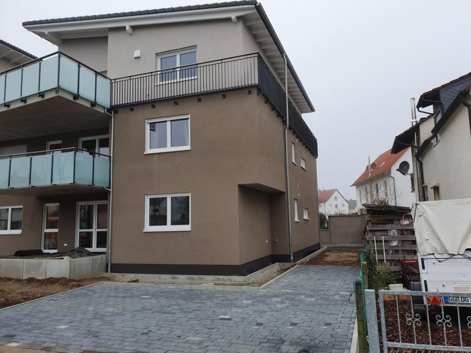 Hausansicht seite Terrassenwohnung Fischbachtal| Niedernhausen