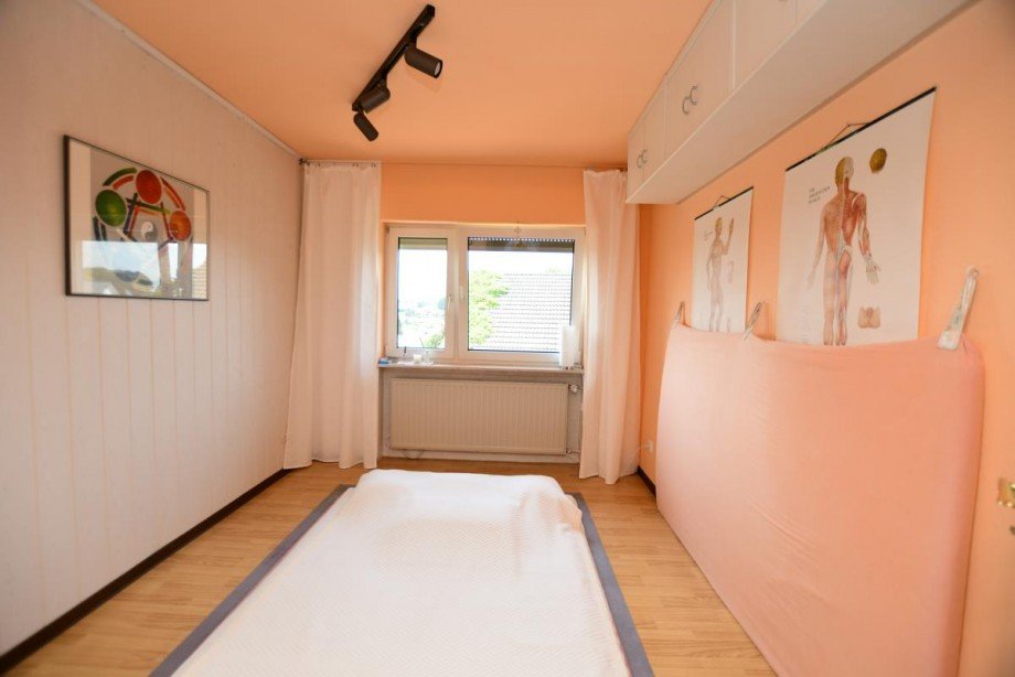 OG Schlafzimmer Zweifamilienhaus H�chst| Hassenroth