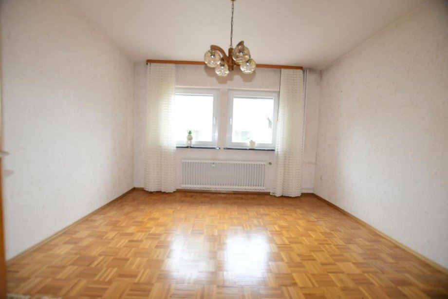 Schlafzimmer OG (2) Zweifamilienhaus H�chst