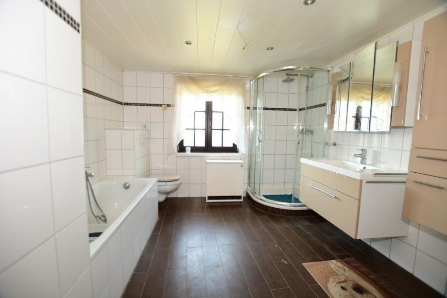 Badezimmer Obergeschoss Zweifamilienhaus H�chst
