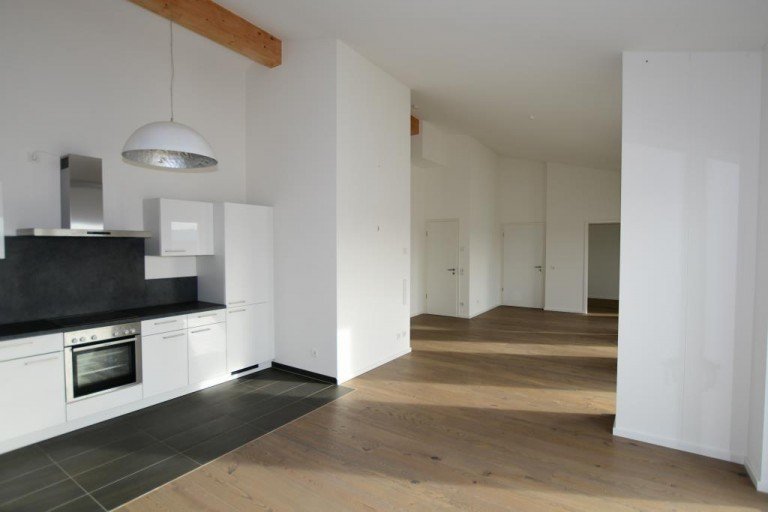 Blick in die Wohnung Gro�-Umstadt Wohnung 2-Zimmer Penthouse-Wohnung in Toplage von Gro�-Umstadt zu Vermieten!