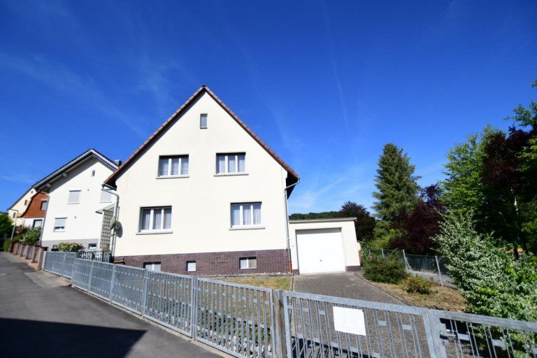 Hausansicht Bad K�nig Einfamilienhaus Gepflegtes Familienhaus mit Hof und Garten in ruhiger Lage von Bad-K�nig-Zell